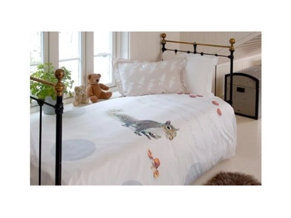 Nøtteliten sengesett og barnebok